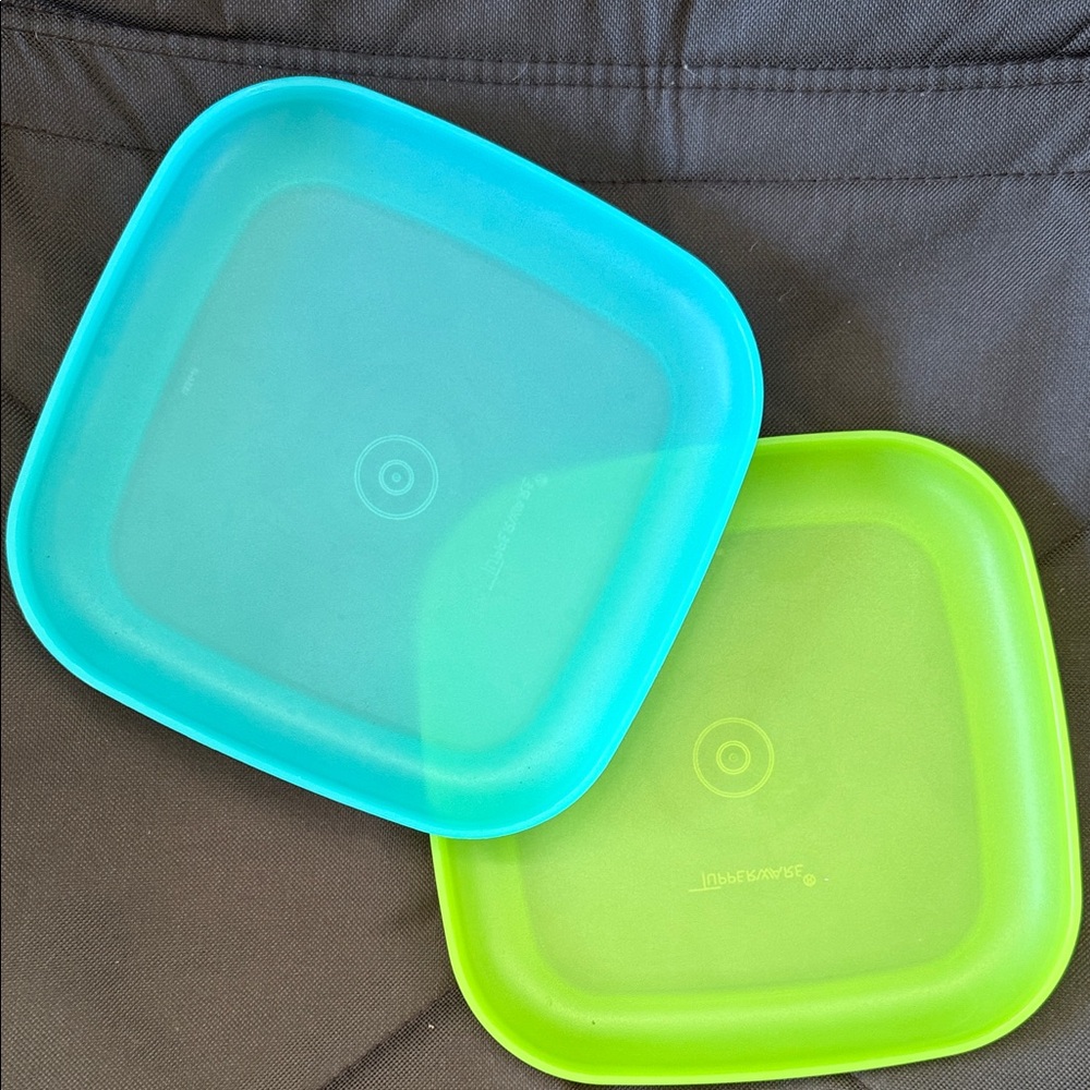 (Final sale) 8” Tupperware Blue and Lime Green Square Plates